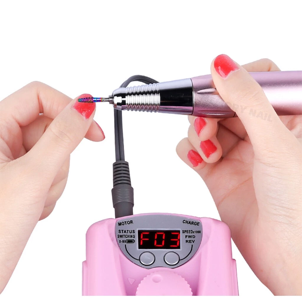 เครื่องเจียรเล็บ พร้อมเครื่องอบเล็บขนาดเล็ก